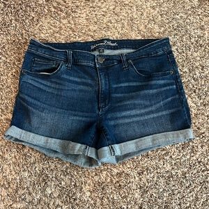 Universal thread shorts. Size 14W. Cuffed jean shorts